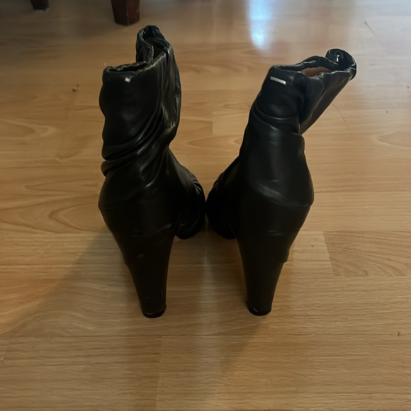 Black booties - Picture 2 of 4
